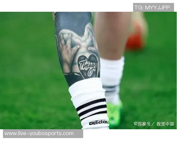 足球与纹身的完美结合探索个性化足球图案纹身的魅力与意义 足球与纹身的完美结合探索个性化足球图案纹身的魅力与意义
