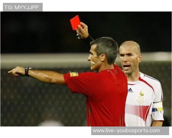 足球主裁的职责与挑战解析:维护比赛公正与秩序的重要角色 足球主裁的职责与挑战解析:维护比赛公正与秩序的重要角色